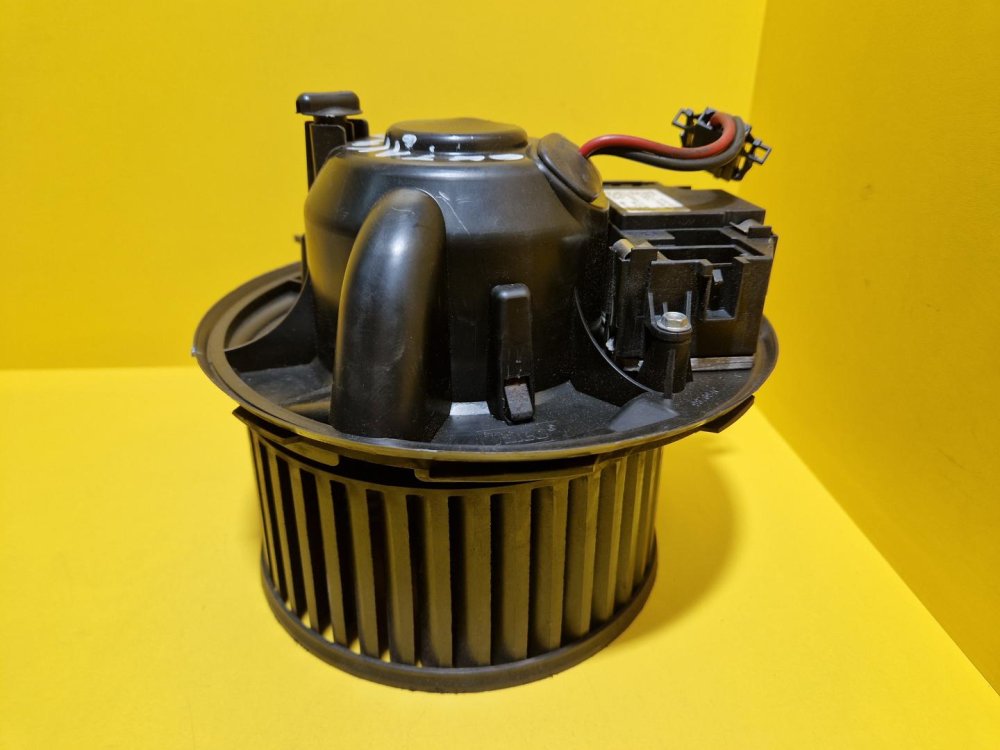 VENTILÁTOR TOPENÍ 1K1820015D - VW / ŠKODA / SEAT / AUDI - 12974