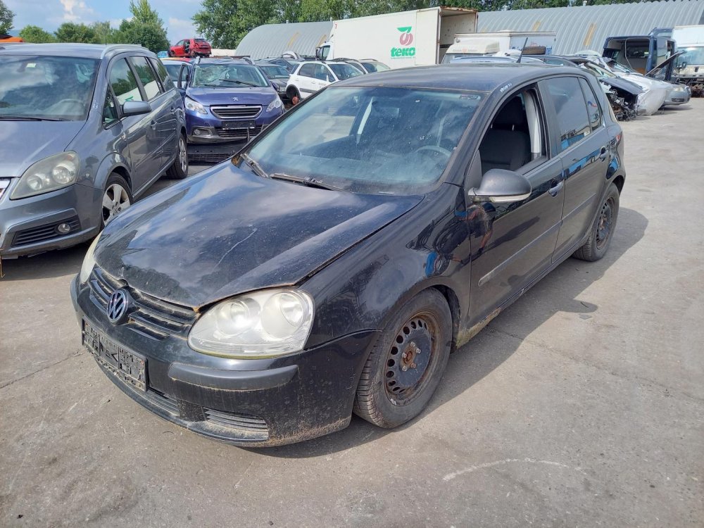 Volkswagen Golf V 1.9 TDI ( BRU ) 66kW r.2005 černá na náhradní díly  