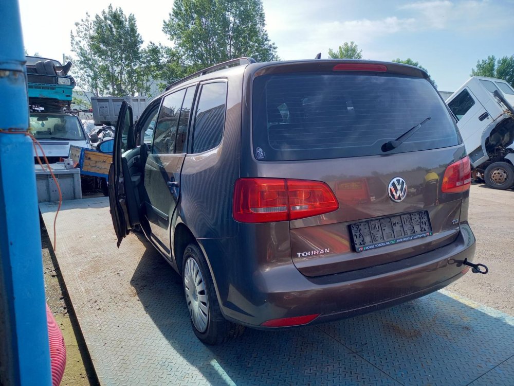 Volkswagen Touran II 1.4 TSI ( CAVC ) 103kW převodovka KWB r.2010 hnědá LH8Z na náhradní díly 