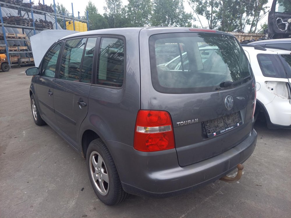 Volkswagen Touran 1.9 TDI ( BKC ) 77kW r.2004 šedá  na náhradní díly  